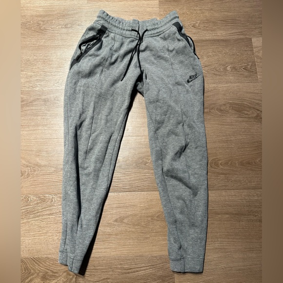 Nike Tech Fleece woman’s pants - Picture 1 of 3